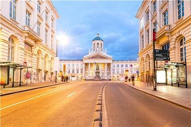 3DM速报：《赛博朋克2077》制作总监离职，R星“三男一狗”官网致谢辞旧迎新？